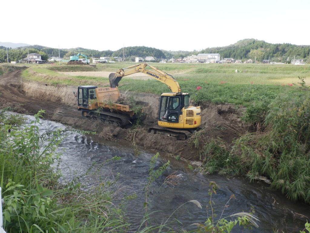 有限会社 大和工務店 河川土砂撤去1-2